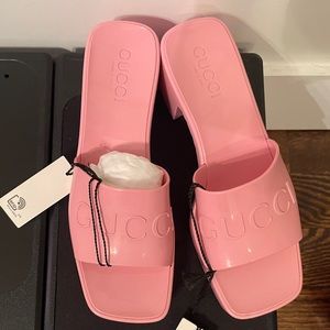 Gucci Women’s Rubber Slide Sandal Size 6 (Brand new with tags, never worn!)